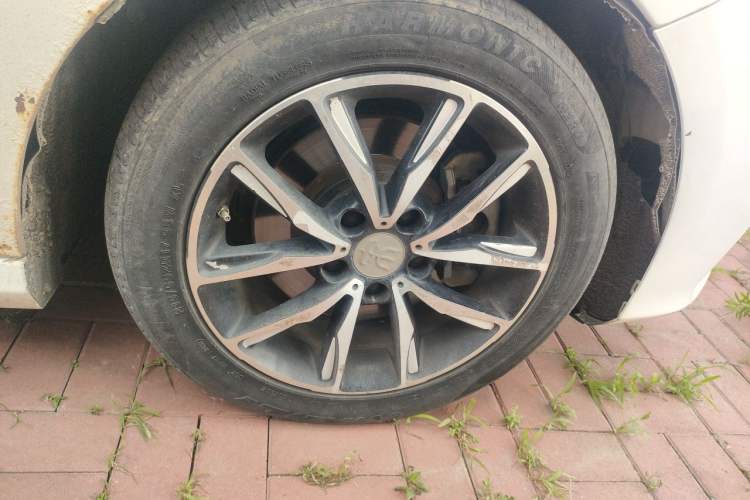 Used BYD Song MAX 2017 1.5T Automatic Smart Connect Elite 7-Seater Right Front Wheel Hub