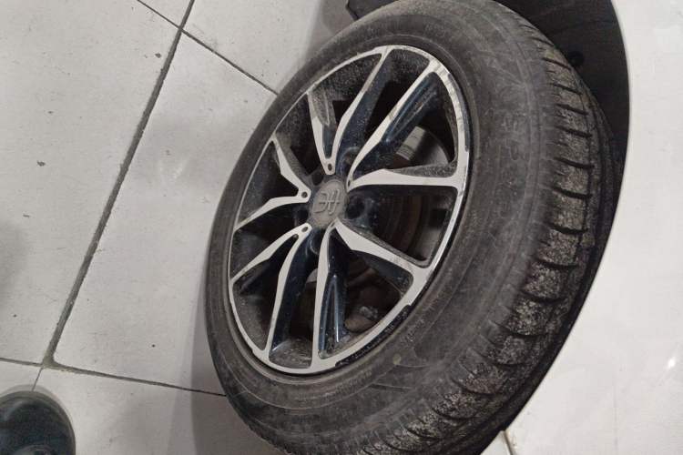 Used BYD Song MAX 2017 1.5T Automatic Smart Connect Elite 7-Seater Right Front Wheel Hub