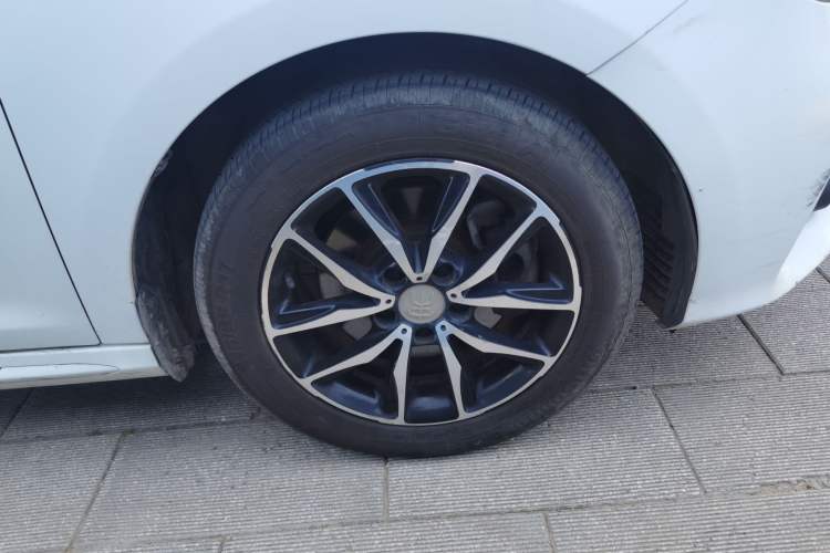 Used BYD Song MAX 2017 1.5T Automatic Smart Connect Elite 7-Seater Right Front Wheel Hub