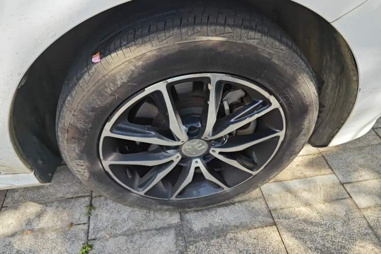 Used BYD Song MAX 2017 1.5T Automatic Smart Connect Elite 7-Seater Right Front Wheel Hub