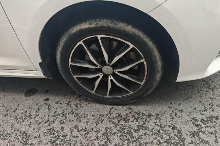 Used BYD Song MAX 2017 1.5T Automatic Smart Connect Prestige 7-Seater Right Front Wheel Hub