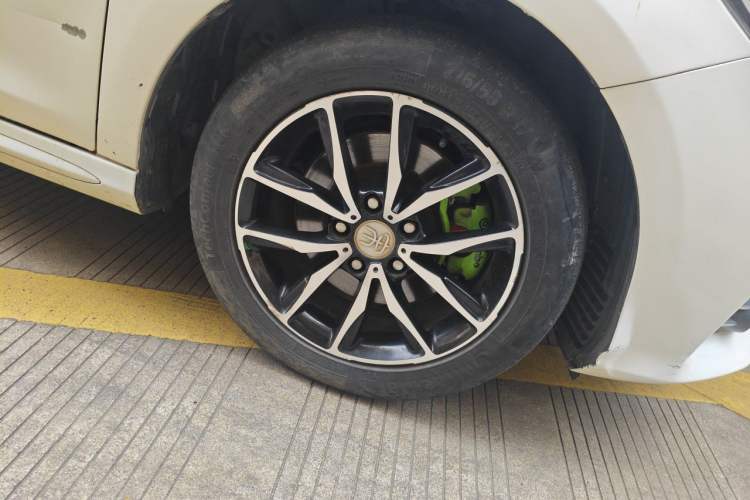 Used BYD Song MAX 2017 1.5T Automatic Smart Connect Elite 7-Seater Right Front Wheel Hub