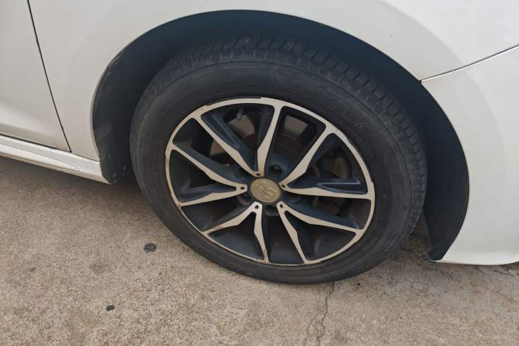 Used BYD Song MAX 2017 1.5T Automatic Smart Connect Elite 7-Seater Right Front Wheel Hub