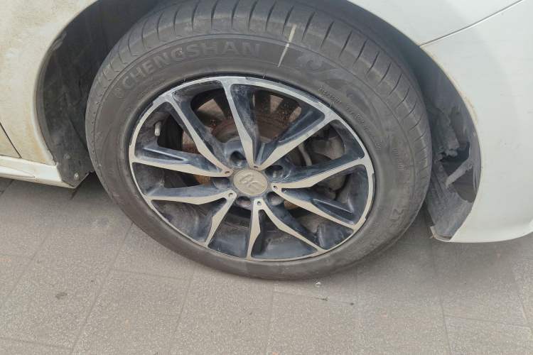 Used BYD Song MAX 2017 1.5T Automatic Smart Connect Prestige 7-Seater Right Front Wheel Hub