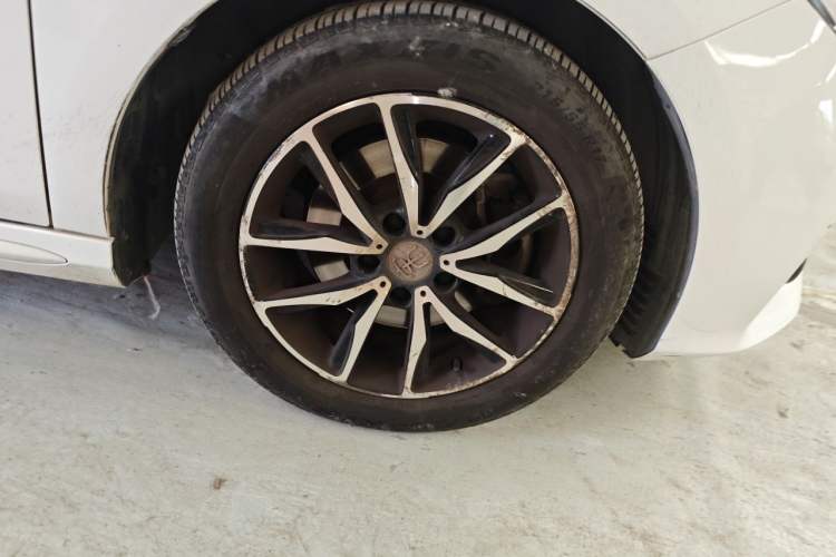 Used BYD Song MAX 2017 1.5T Automatic Smart Connect Elite 7-Seater Right Front Wheel Hub