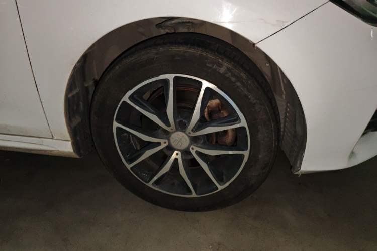 Used BYD Song MAX 2017 1.5T Automatic Smart Connect Luxury 7-Seater Right Front Wheel Hub