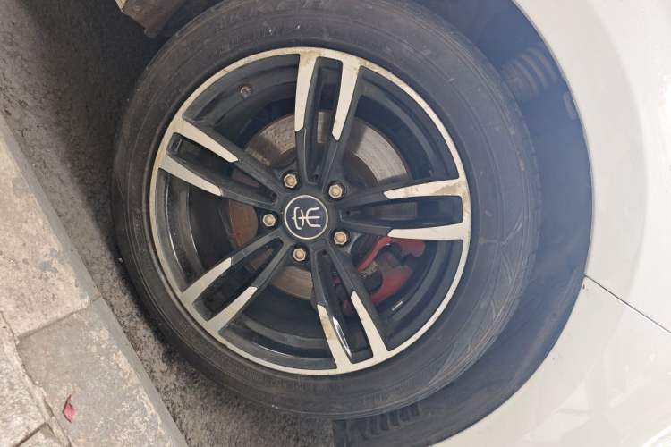 Used BYD Song MAX 2017 1.5T Automatic Smart Connect Elite 7-Seater Right Front Wheel Hub