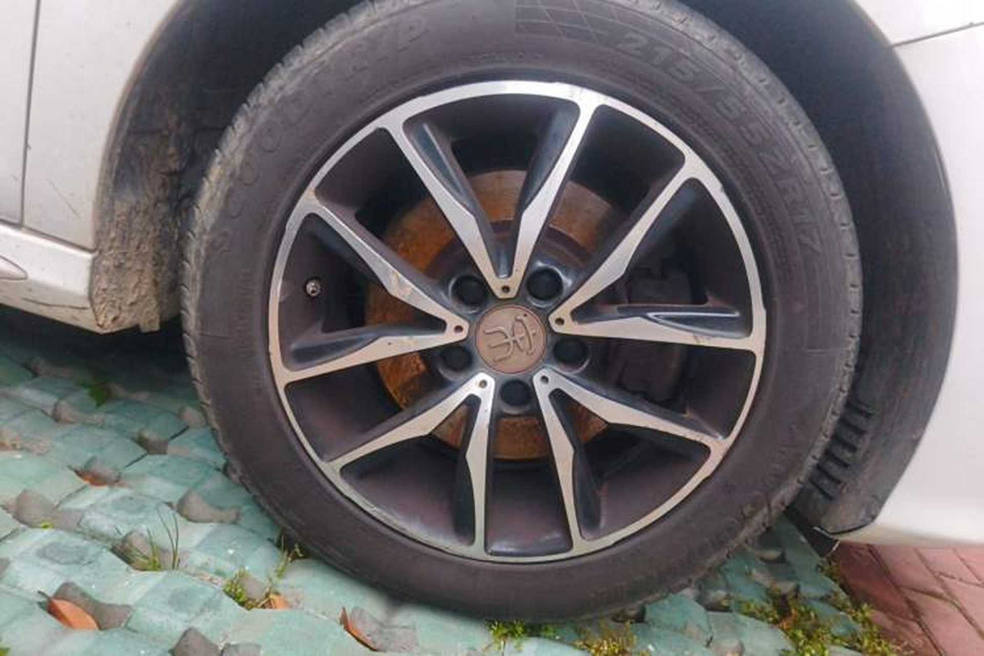 Used BYD Song MAX 2017 1.5T Automatic Smart Connect Luxury 7-Seater Right Front Wheel Hub