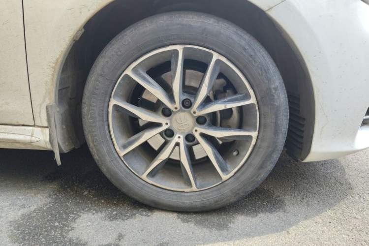 Used BYD Song MAX 2017 1.5T Automatic Smart Connect Elite 7-Seater Right Front Wheel Hub