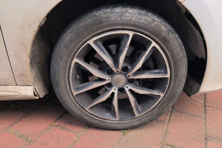 Used BYD Song MAX 2017 1.5T Automatic Smart Connect Elite 7-Seater Right Front Wheel Hub