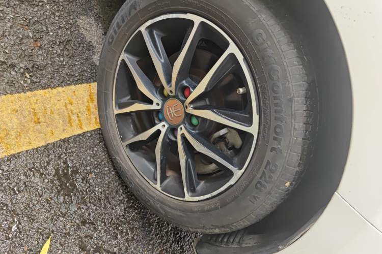 Used BYD Song MAX 2017 1.5T Automatic Smart Connect Elite 7-Seater Right Front Wheel Hub