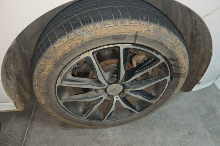 Used BYD Song MAX 2017 1.5T Automatic Smart Connect Luxury 7-Seater Right Front Wheel Hub