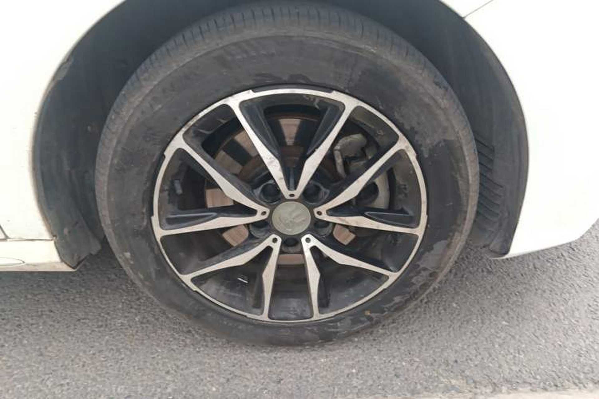 Used BYD Song MAX 2017 1.5T Automatic Smart Connect Elite 7-Seater Right Front Wheel Hub