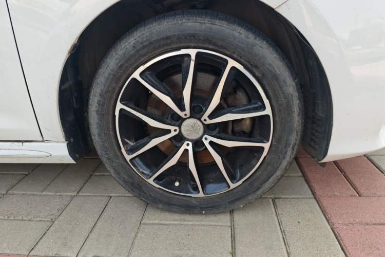 Used BYD Song MAX 2017 1.5T Automatic Smart Connect Elite 7-Seater Right Front Wheel Hub