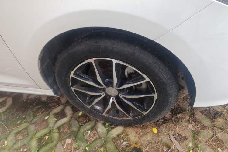 Used BYD Song MAX 2017 1.5T Automatic Smart Connect Elite 7-Seater Right Front Wheel Hub