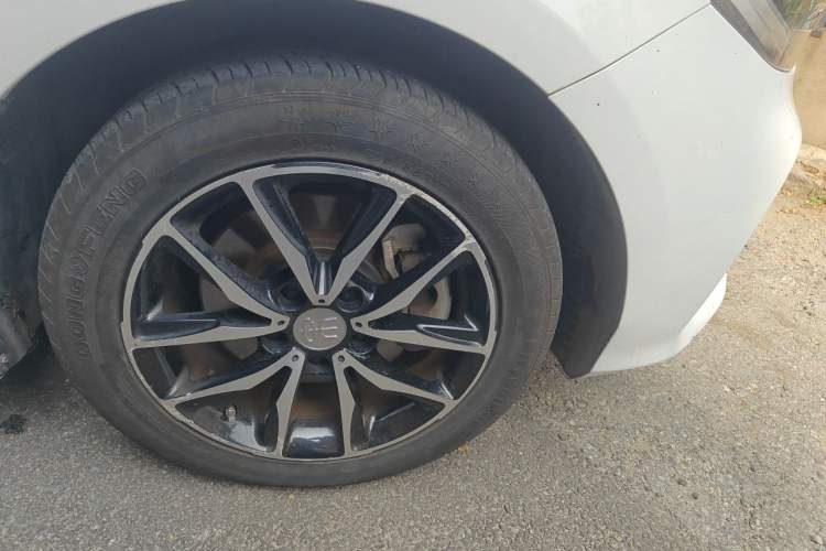 Used BYD Song MAX 2017 1.5T Automatic Smart Connect Prestige 7-Seater Right Front Wheel Hub