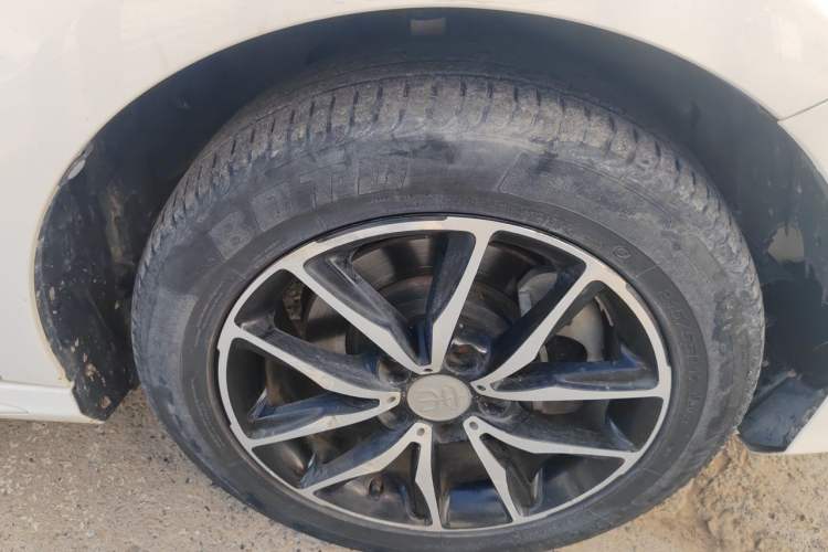 Used BYD Song MAX 2017 1.5T Automatic Smart Connect Luxury 7-Seater Right Front Wheel Hub