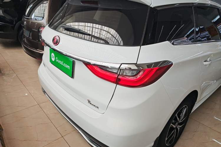 Used BYD Song MAX 2017 1.5T Automatic Smart Connect Elite 7-Seater Right Rear Taillight