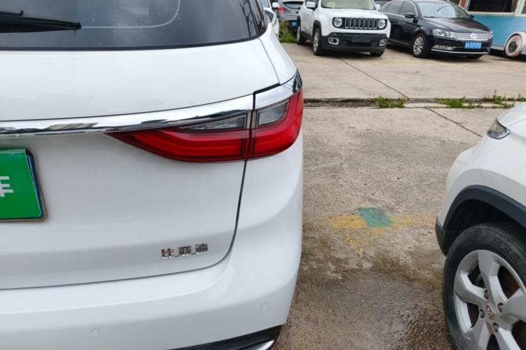 Used BYD Song MAX 2017 1.5T Automatic Smart Connect Prestige 7-Seater Right Rear Taillight