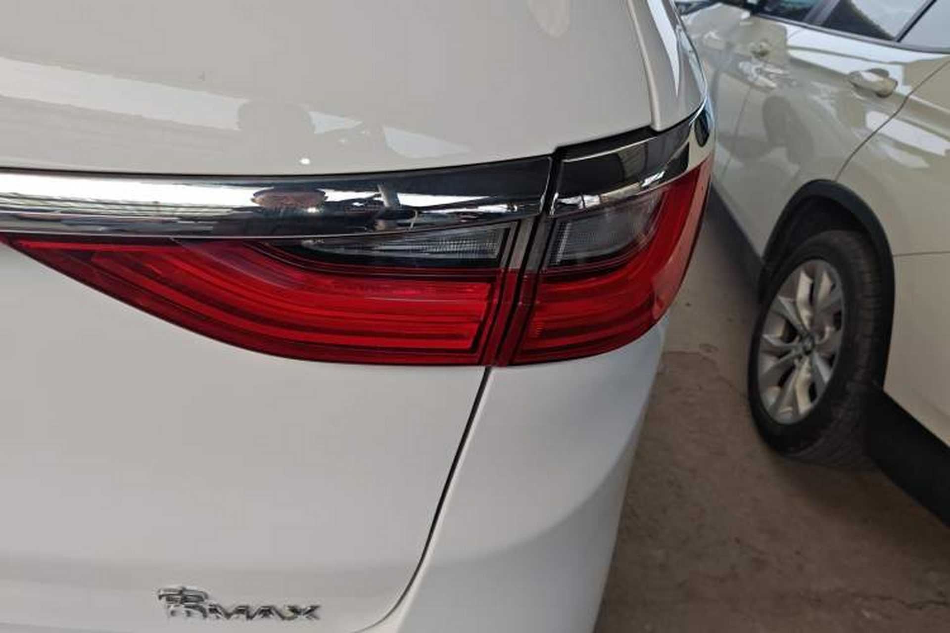 Used BYD Song MAX 2017 1.5T Automatic Smart Connect Elite 7-Seater Right Rear Taillight