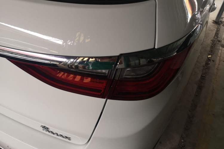 Used BYD Song MAX 2017 1.5T Automatic Smart Connect Elite 7-Seater Right Rear Taillight
