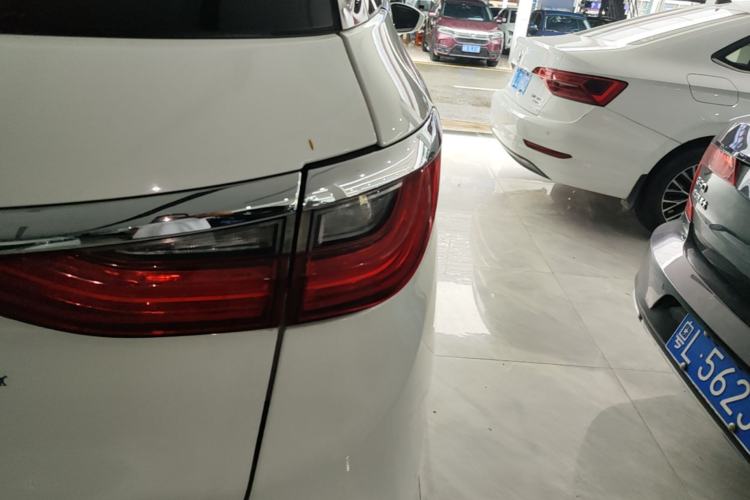 Used BYD Song MAX 2017 1.5T Automatic Smart Connect Prestige 7-Seater Right Rear Taillight
