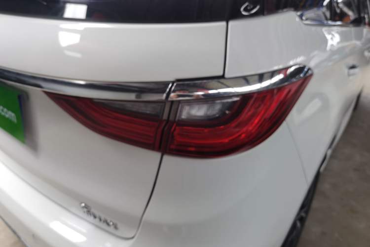 Used BYD Song MAX 2017 1.5T Automatic Smart Connect Luxury 7-Seater Right Rear Taillight