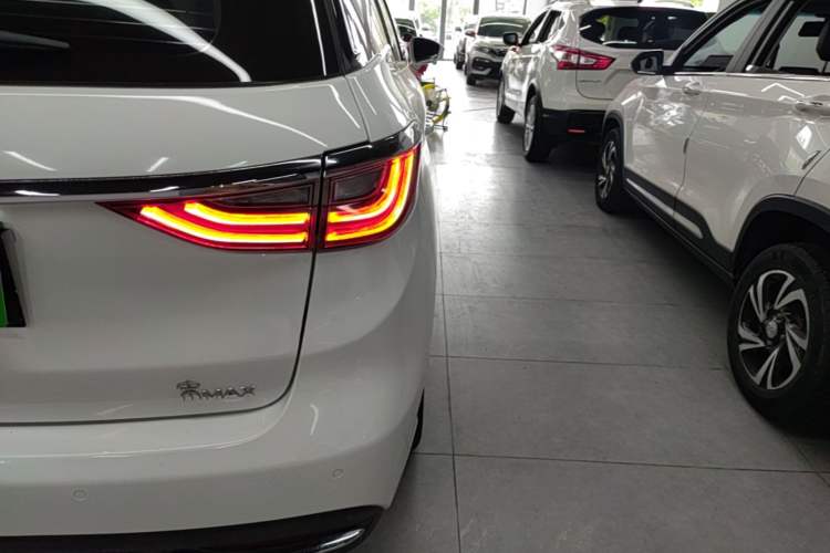 Used BYD Song MAX 2017 1.5T Automatic Smart Connect Luxury 7-Seater Right Rear Taillight
