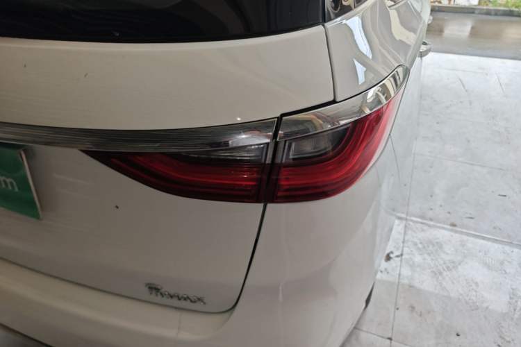 Used BYD Song MAX 2017 1.5T Automatic Smart Connect Elite 7-Seater Right Rear Taillight