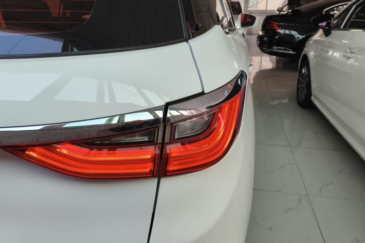 Used BYD Song MAX 2017 1.5T Automatic Smart Connect Elite 7-Seater Right Rear Taillight
