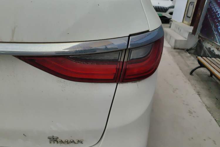 Used BYD Song MAX 2017 1.5T Automatic Smart Connect Elite 7-Seater Right Rear Taillight