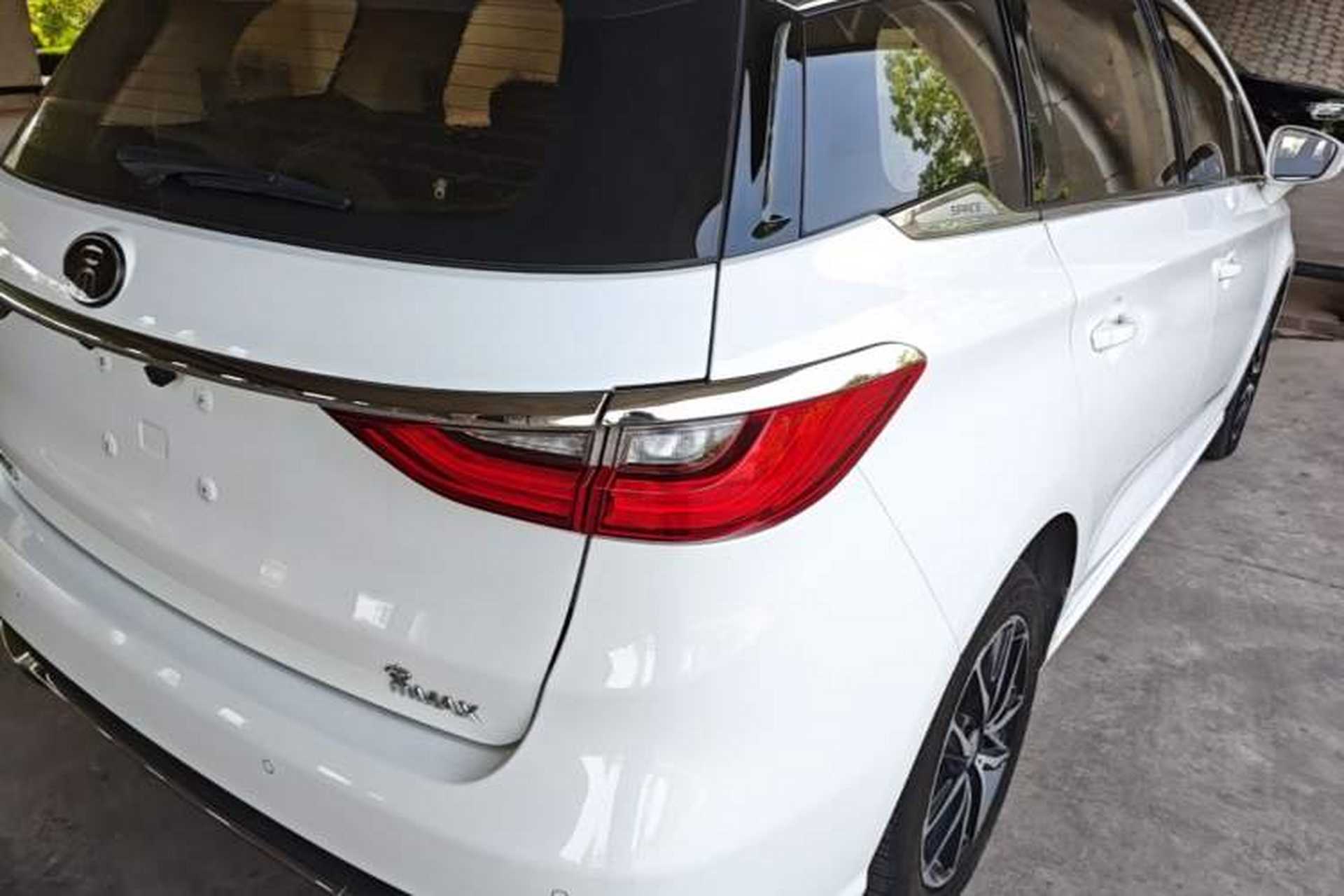 Used BYD Song MAX 2017 1.5T Manual Smart Connect Luxury 7-Seater Right Rear Taillight