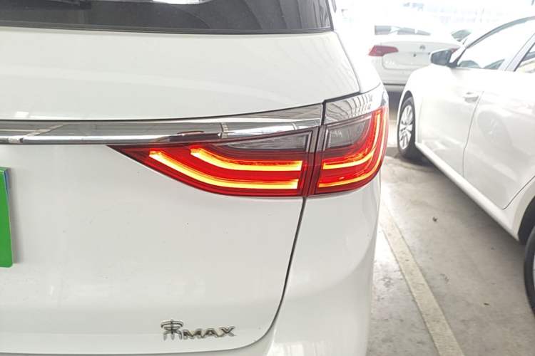 Used BYD Song MAX 2017 1.5T Automatic Smart Connect Elite 7-Seater Right Rear Taillight