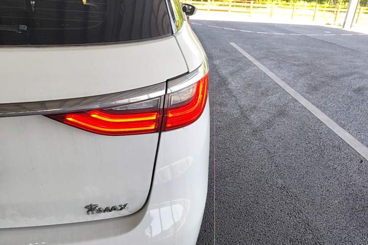 Used BYD Song MAX 2017 1.5T Automatic Smart Connect Prestige 7-Seater Right Rear Taillight