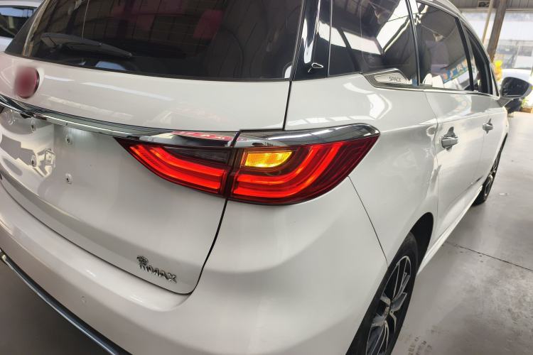 Used BYD Song MAX 2017 1.5T Automatic Smart Connect Elite 7-Seater Right Rear Taillight