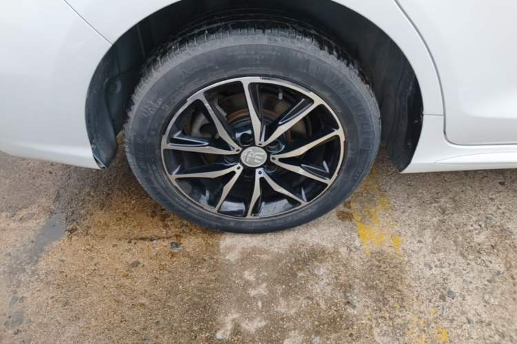 Used BYD Song MAX 2017 1.5T Automatic Smart Connect Prestige 7-Seater Right Rear Wheel Hub