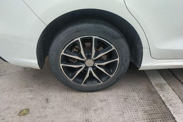 Used BYD Song MAX 2017 1.5T Manual Smart Connect Luxury 7-Seater Right Rear Wheel Hub