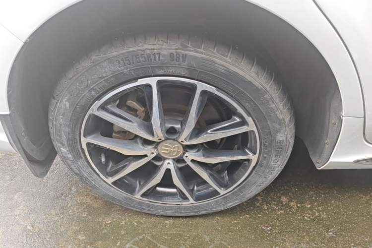 Used BYD Song MAX 2017 1.5T Automatic Smart Connect Elite 7-Seater Right Rear Wheel Hub