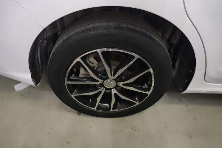 Used BYD Song MAX 2017 1.5T Automatic Smart Connect Luxury 7-Seater Right Rear Wheel Hub