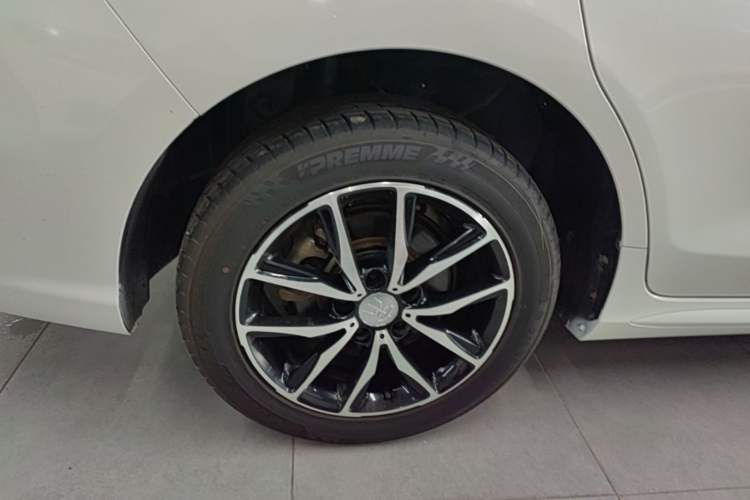 Used BYD Song MAX 2017 1.5T Automatic Smart Connect Luxury 7-Seater Right Rear Wheel Hub
