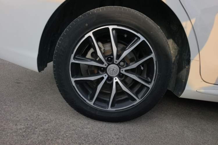 Used BYD Song MAX 2017 1.5T Automatic Smart Connect Elite 7-Seater Right Rear Wheel Hub