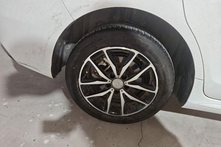 Used BYD Song MAX 2017 1.5T Manual Smart Connect Luxury 7-Seater Right Rear Wheel Hub