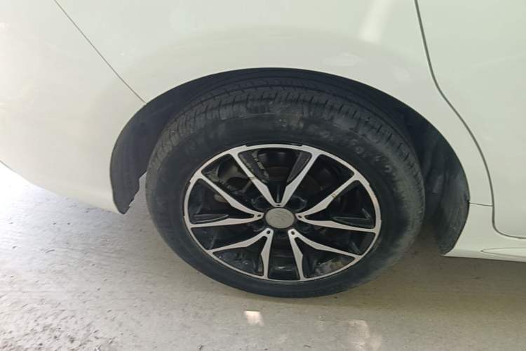 Used BYD Song MAX 2017 1.5T Automatic Smart Connect Elite 7-Seater Right Rear Wheel Hub
