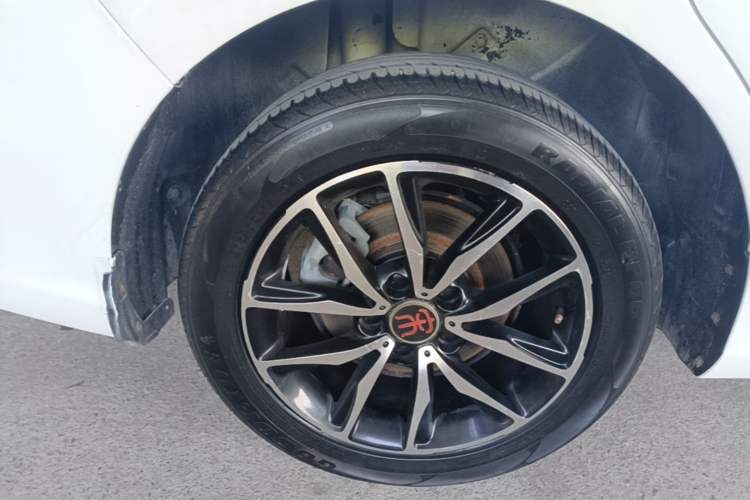 Used BYD Song MAX 2017 1.5T Automatic Smart Connect Prestige 7-Seater Right Rear Wheel Hub