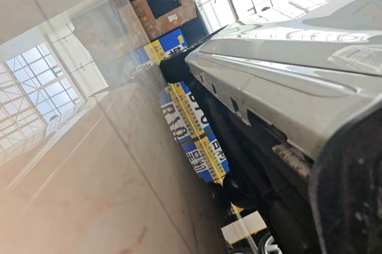 Used BYD Song MAX 2017 1.5T Automatic Smart Connect Elite 7-Seater Right Side Sill