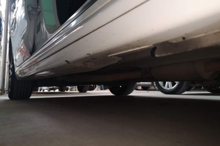 Used BYD Song MAX 2017 1.5T Automatic Smart Connect Elite 7-Seater Right Side Sill