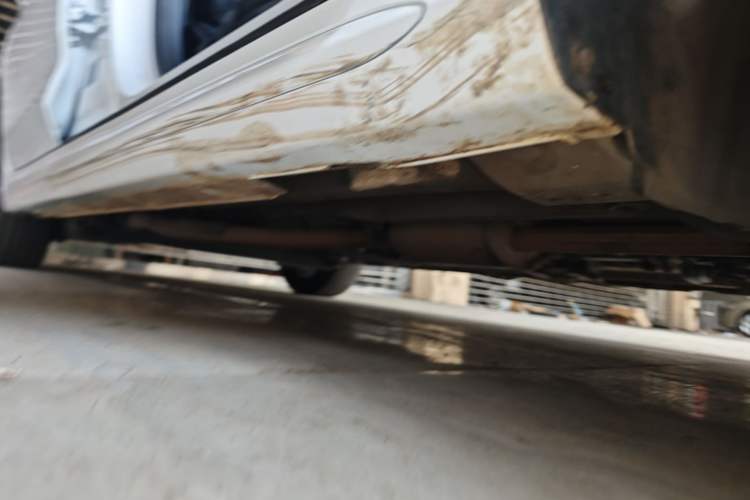 Used BYD Song MAX 2017 1.5T Automatic Smart Connect Elite 7-Seater Right Side Sill