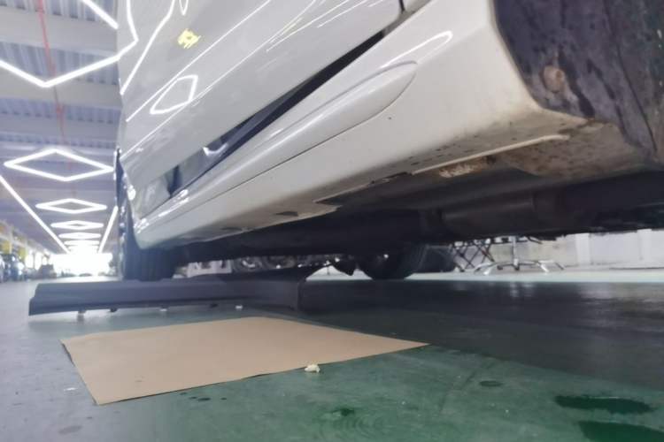 Used BYD Song MAX 2017 1.5T Automatic Smart Connect Prestige 7-Seater Right Side Sill