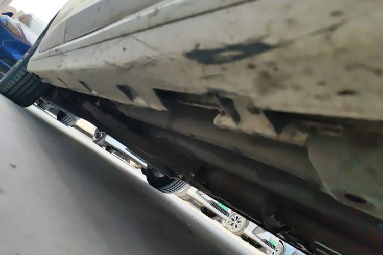 Used BYD Song MAX 2017 1.5T Automatic Smart Connect Elite 7-Seater Right Side Sill