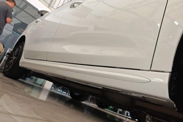 Used BYD Song MAX 2017 1.5T Automatic Smart Connect Elite 7-Seater Right Side Sill